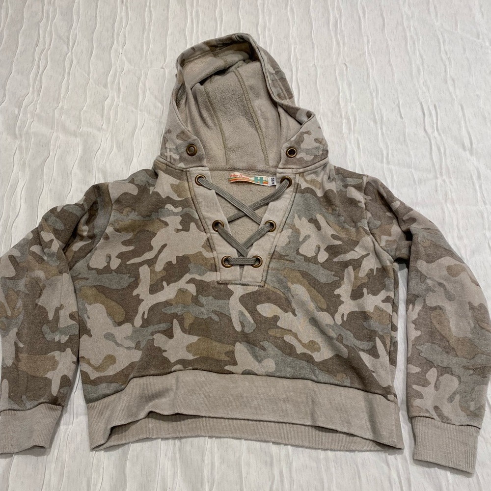 Vintage Havana Pullover Hoodie; super soft and like new